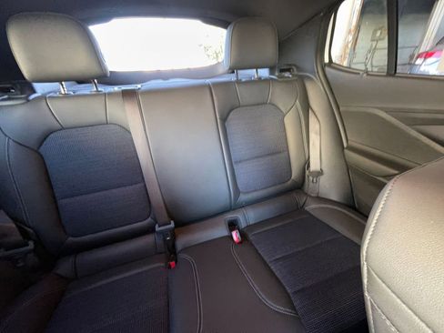 Used 2025 Buick Envista Preferred image 36