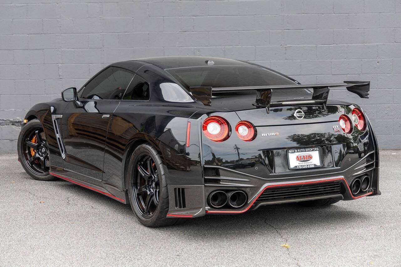 Used 2018 Nissan GT-R NISMO AWD/4WD image 9