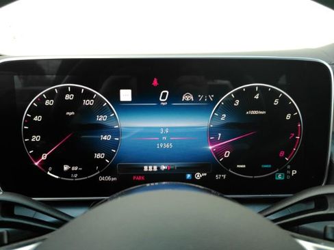 Used 2024 Mercedes-Benz GLC 300 SUV w/ Driver Assistance Package image 38