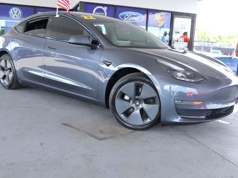 Used 2022 Tesla Model 3 Long Range AWD/4WD image 3