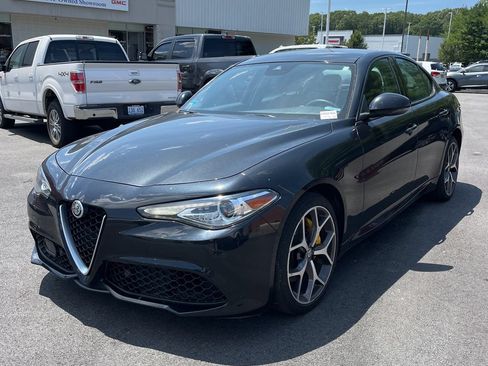 Used 2019 Alfa Romeo Giulia AWD image 2