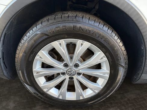 Used 2019 Volkswagen Tiguan SE w/ Panoramic Sunroof Package AWD/4WD image 37