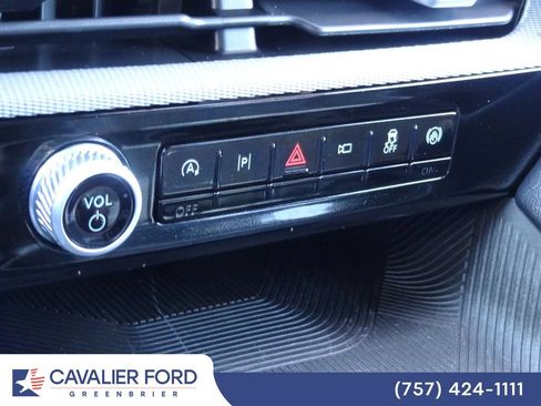Used 2025 Ford Explorer ST-Line AWD/4WD image 31