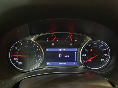 Used 2024 GMC Terrain SLT image 23