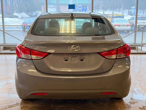 Used 2013 Hyundai Elantra GLS w/ Preferred Pkg image 8