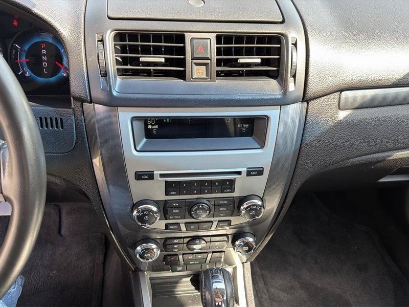 Used 2011 Ford Fusion SEL FWD image 22