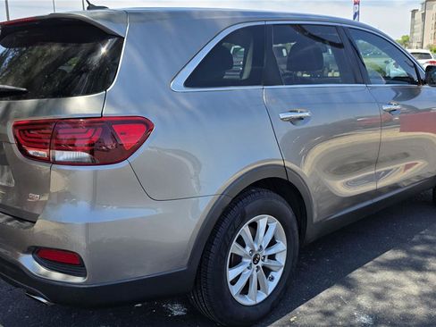 Used 2019 Kia Sorento L FWD image 5