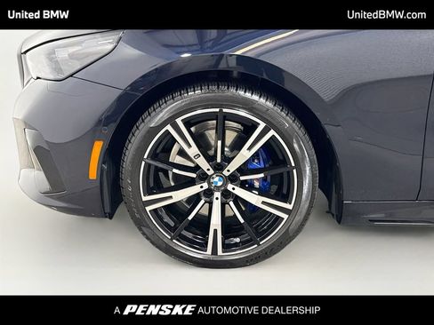 Used 2025 BMW 530i w/ M Sport Package RWD image 2