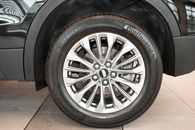Used 2024 Cadillac XT4 Premium Luxury AWD/4WD image 9