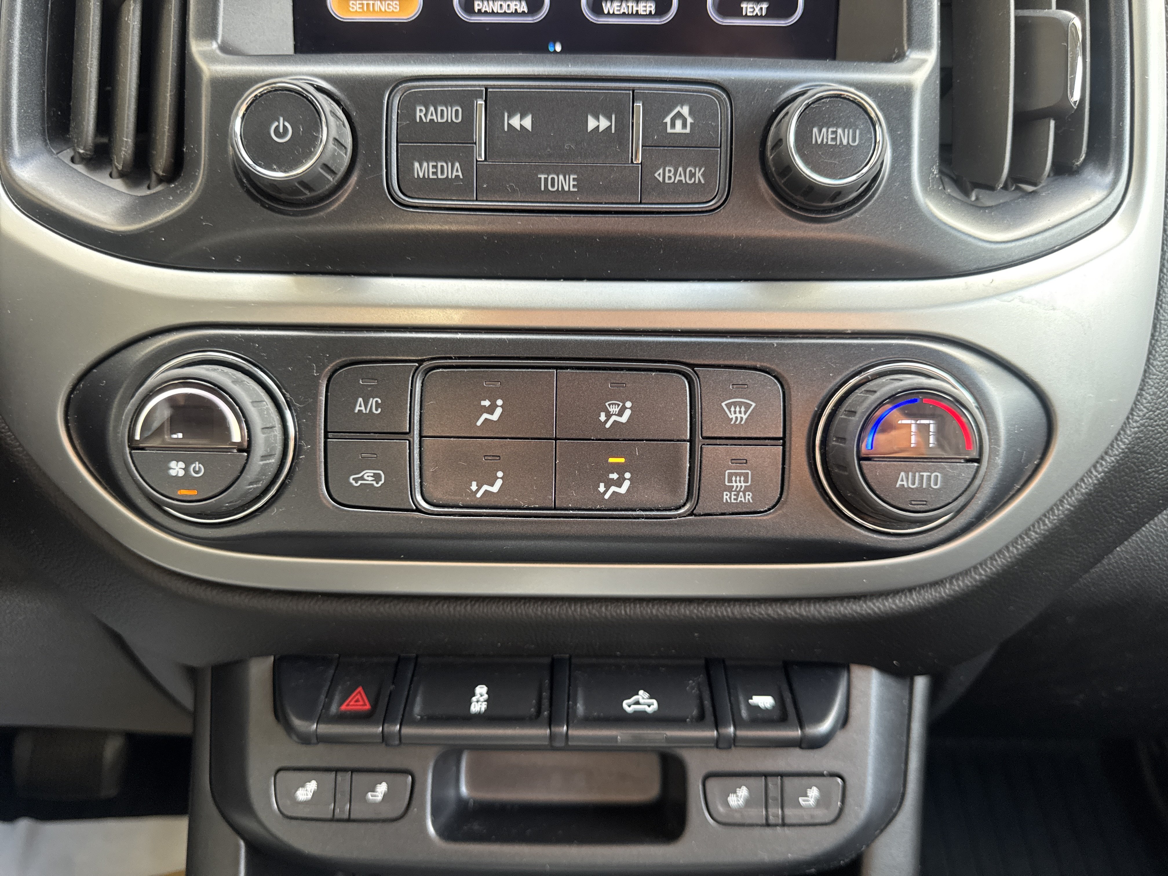 Used 2016 Chevrolet Colorado LT w/ Luxury Package, Chrome AWD/4WD image 17