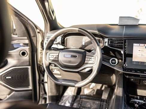 Used 2022 Jeep Wagoneer Series II w/ Premium Group I image 37