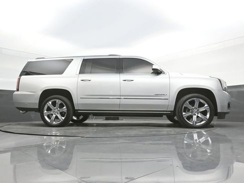 Used 2018 GMC Yukon XL Denali w/ Denali Ultimate Package AWD/4WD image 43