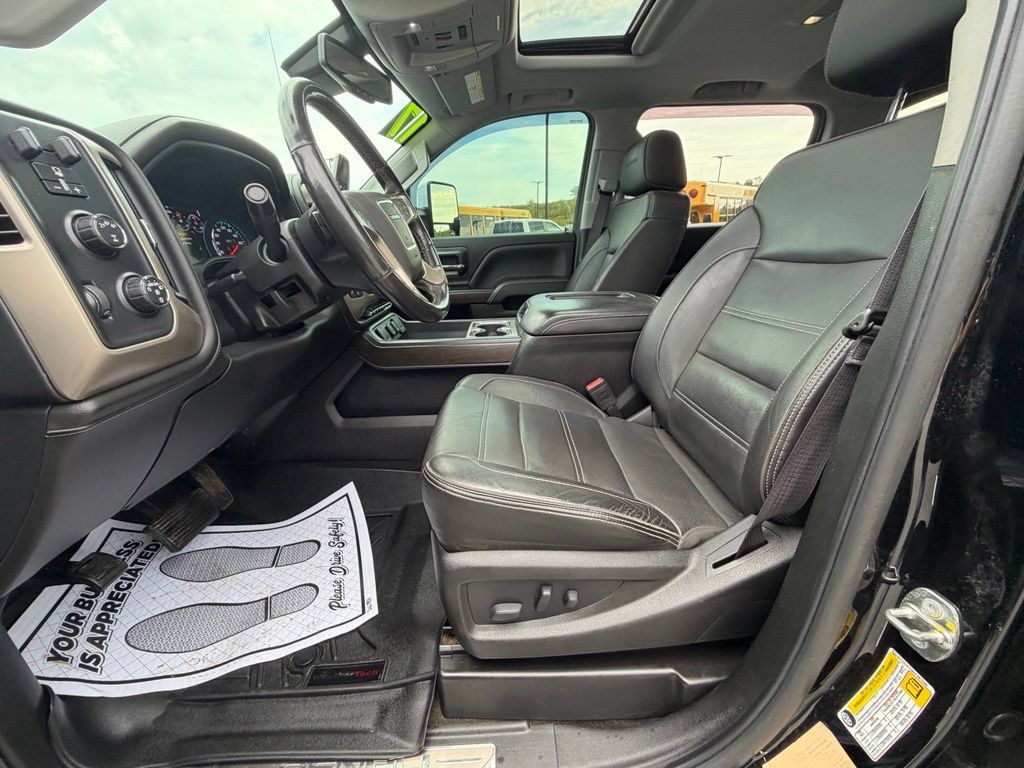 Used 2017 GMC Sierra 2500 Denali AWD/4WD image 16