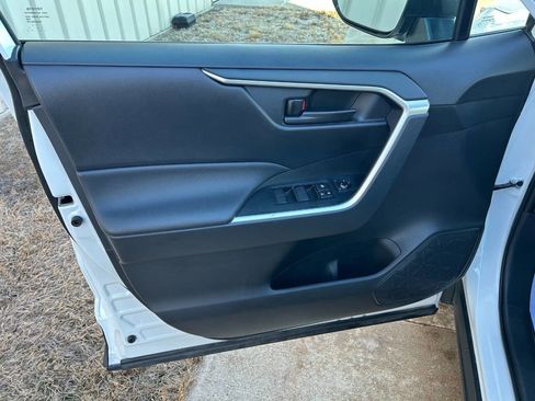 Used 2025 Toyota RAV4 LE image 7