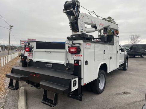 New 2026 Ford F550 4x4 Supercab Super Duty image 4