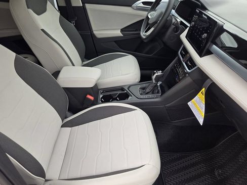 New 2026 Volkswagen Taos SE FWD image 13