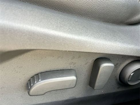 Used 2022 Subaru Outback Limited image 16