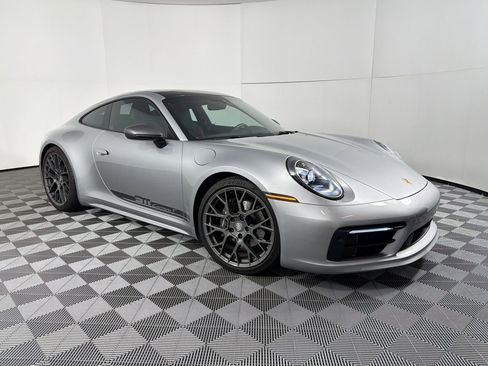 Certified 2024 Porsche 911 Carrera T RWD image 7