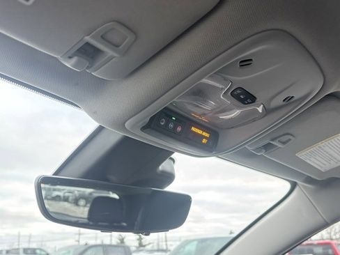 Used 2023 Chevrolet Bolt EUV Premier image 27