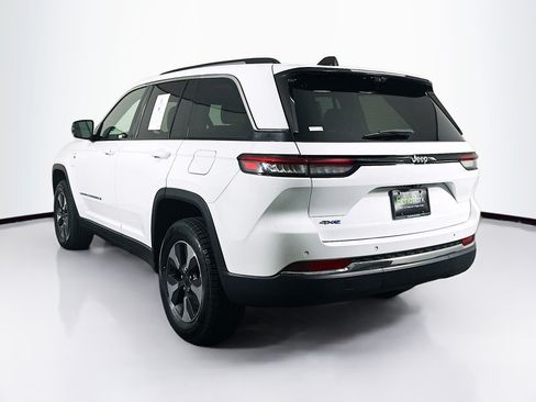 Used 2022 Jeep Grand Cherokee Limited 4xe w/ Luxury Tech Group II AWD/4WD image 5