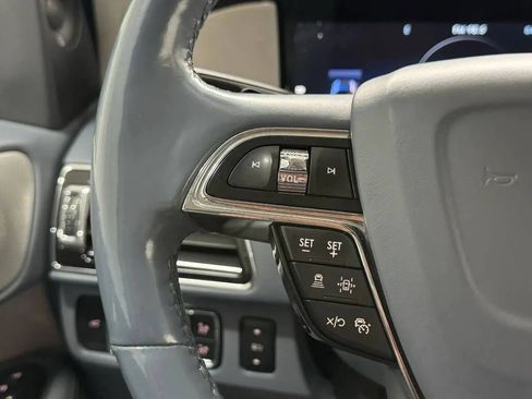 Used 2022 Lincoln Navigator Black Label AWD/4WD image 10