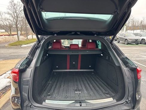 Certified 2023 Maserati Grecale Modena image 15