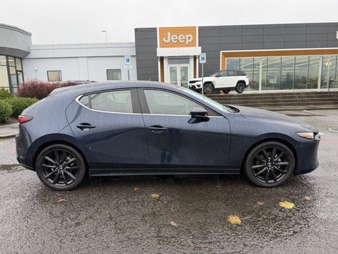 Used 2019 MAZDA MAZDA3 AWD Hatchback w/ Premium Pkg image 10