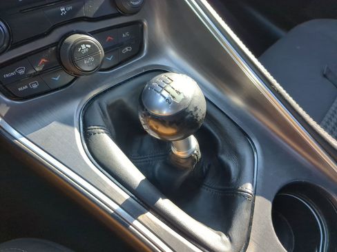 Used 2015 Dodge Challenger R/T w/ Quick Order Package 22B R/T image 25