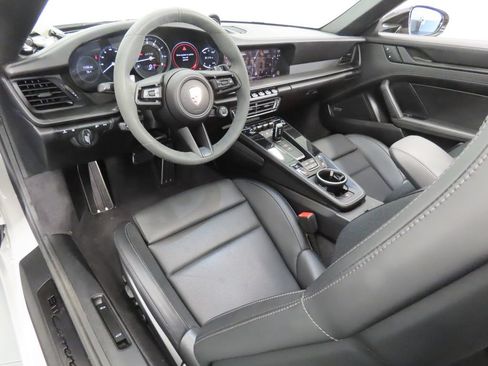 Used 2024 Porsche 911 Carrera GTS RWD image 4