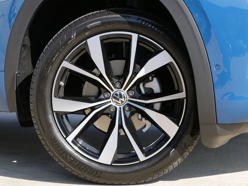 New 2026 Volkswagen Atlas Cross Sport SEL Premium R-Line AWD/4WD image 2