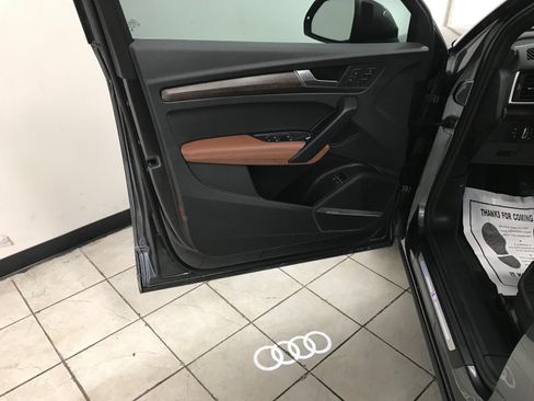 Used 2023 Audi Q5 e Premium Plus w/ Premium Plus Package AWD/4WD image 9