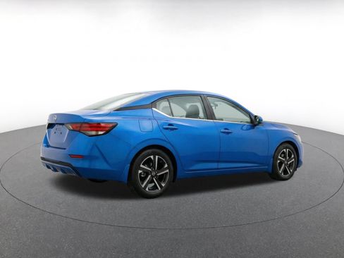 Used 2025 Nissan Sentra SV FWD image 9