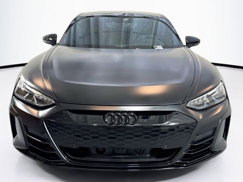 Used 2022 Audi e-tron GT Prestige w/ Prestige Package image 2