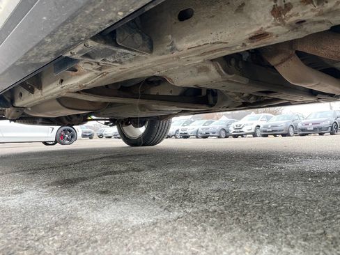 Used 2010 Cadillac Escalade Premium image 21