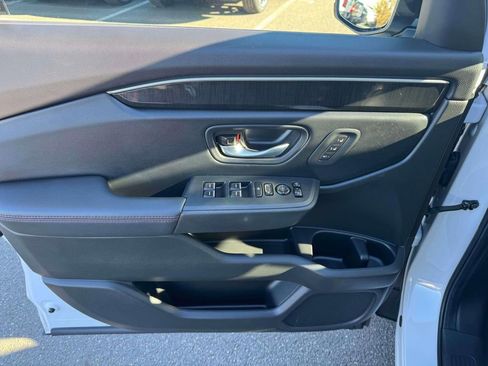 Used 2025 Honda Pilot Black Edition image 14