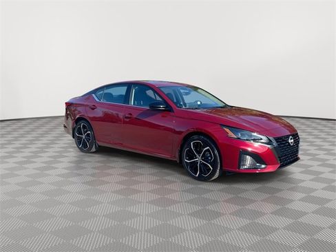 New 2025 Nissan Altima 2.5 SR w/ SR Premium Package image 2