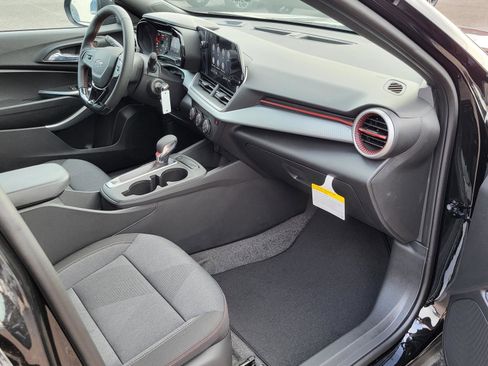 New 2026 Chevrolet Trax RS w/ Driver Confidence Package FWD image 9