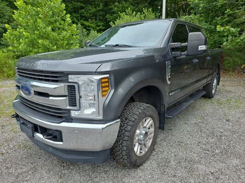 Used 2019 Ford F250 XLT AWD/4WD image 3