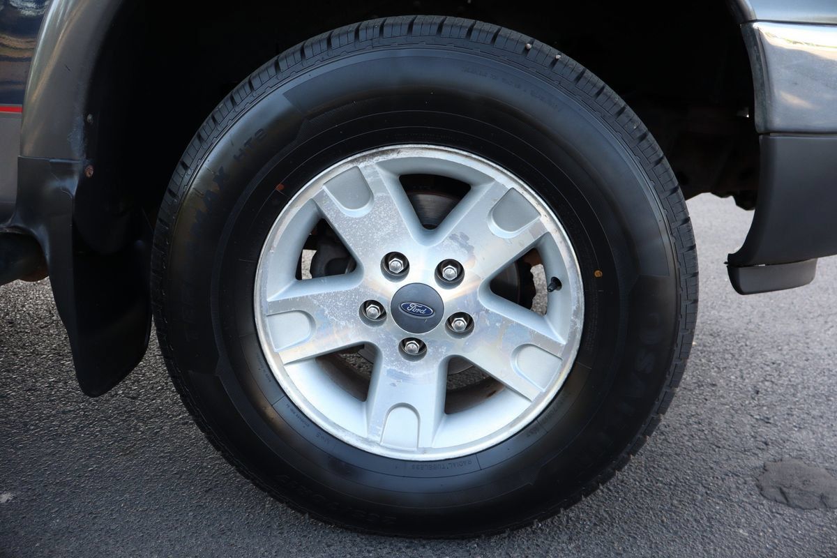 Used 2002 Ford F150 XLT AWD/4WD image 42