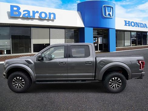 Used 2019 Ford F150 Raptor w/ Equipment Group 802A Luxury AWD/4WD image 3