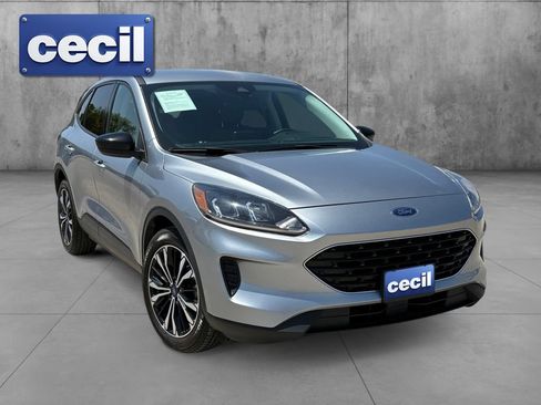 Certified 2021 Ford Escape SE w/ SE Sport Appearance Package FWD image 3