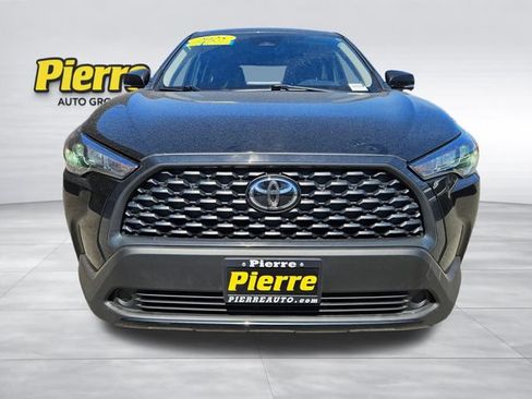 Used 2025 Toyota Corolla Cross LE AWD/4WD image 9