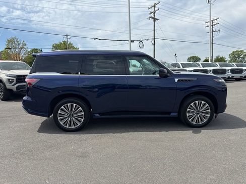Used 2025 INFINITI QX80 Sensory AWD/4WD image 6