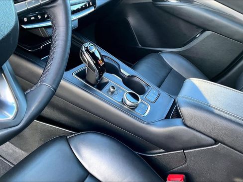 Used 2024 Cadillac XT4 Premium Luxury image 16