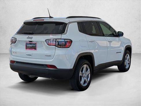 Used 2023 Jeep Compass Latitude AWD/4WD image 5