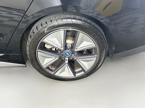 Used 2023 BMW i4 eDrive35 w/ Premium Package RWD image 11