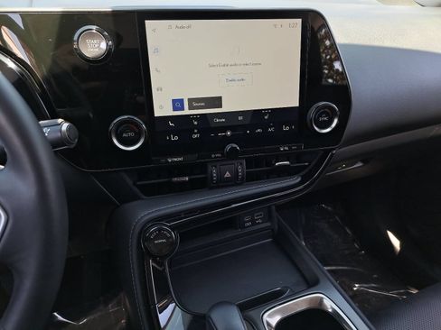Used 2024 Lexus NX 250 FWD image 21