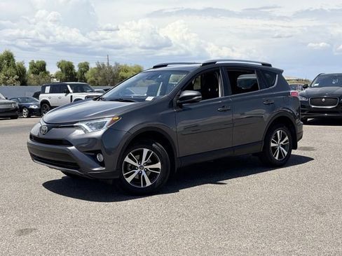 Used 2017 Toyota RAV4 XLE FWD image 2