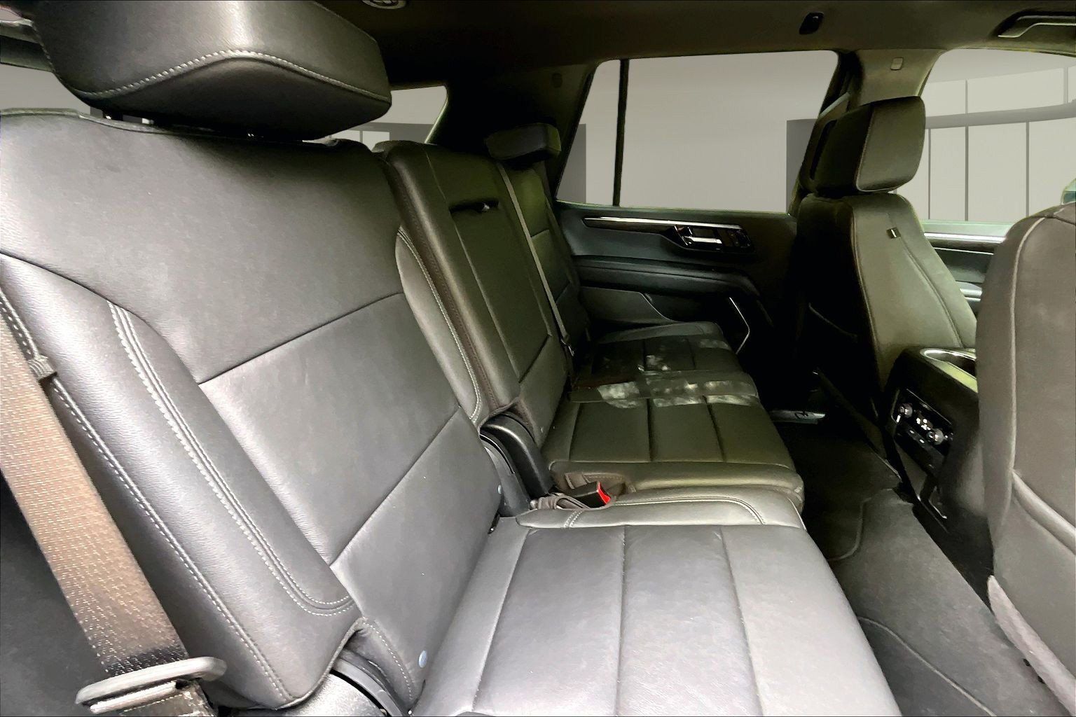 Used 2025 Chevrolet Tahoe LT RWD image 27