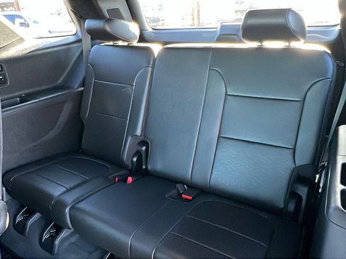 Used 2023 Chevrolet Traverse High Country image 15